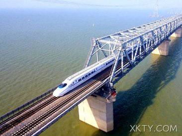 2020.1      “XKTY.COM大米”号高铁动车于南昌西站首发
